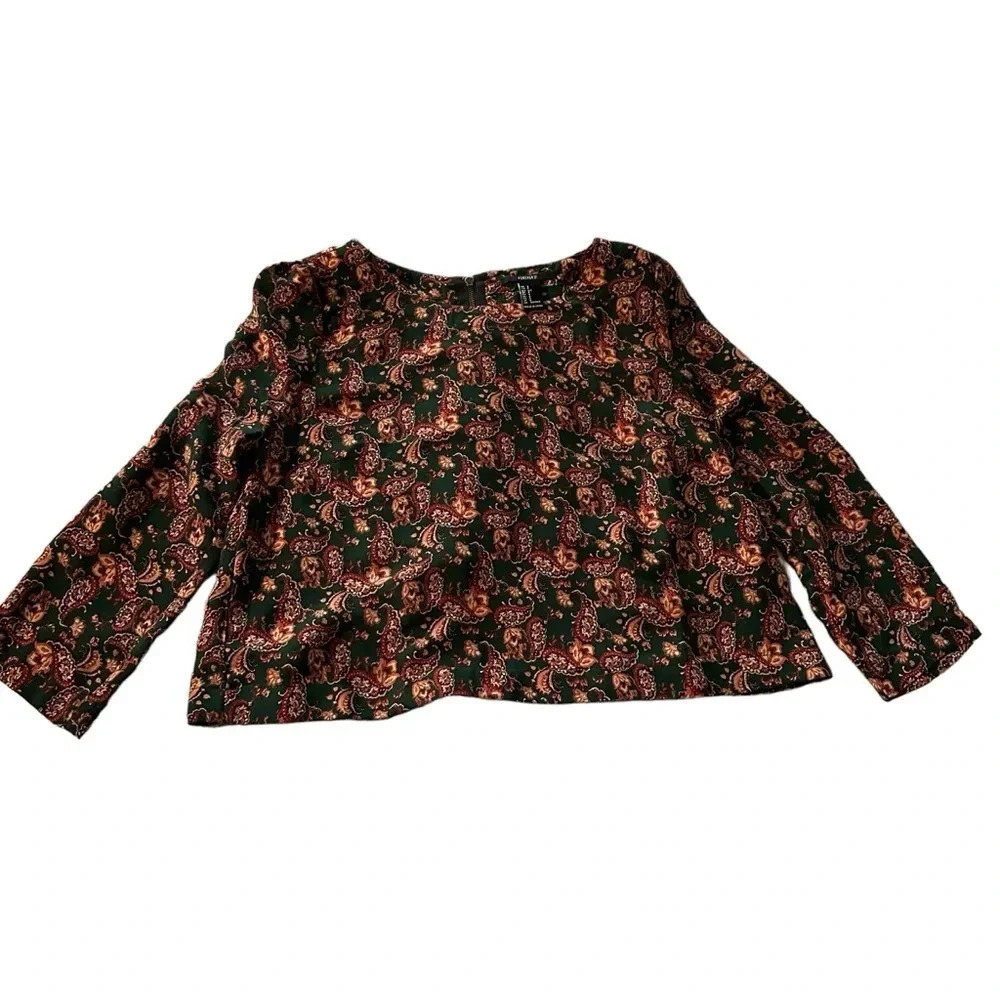 Forever 21 women's size small cropped green paisley blouse, zips in and he back